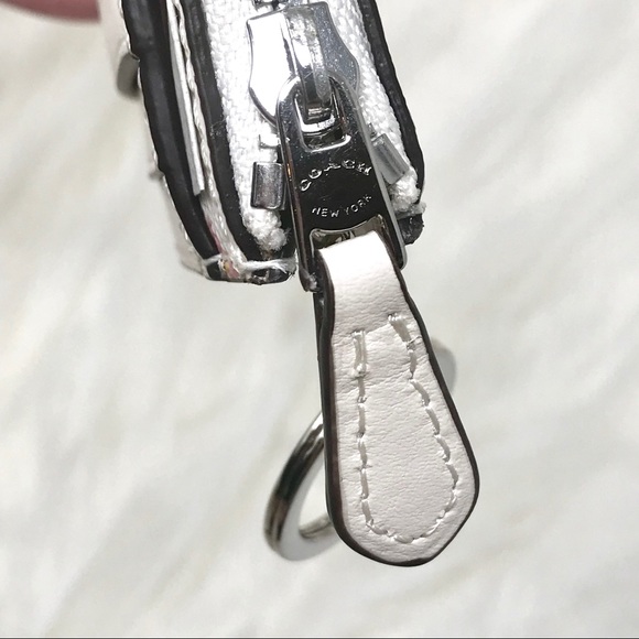 🦋LAST ONE🦋COACH Mini Card Skinny Keychain ID - Picture 5 of 5
